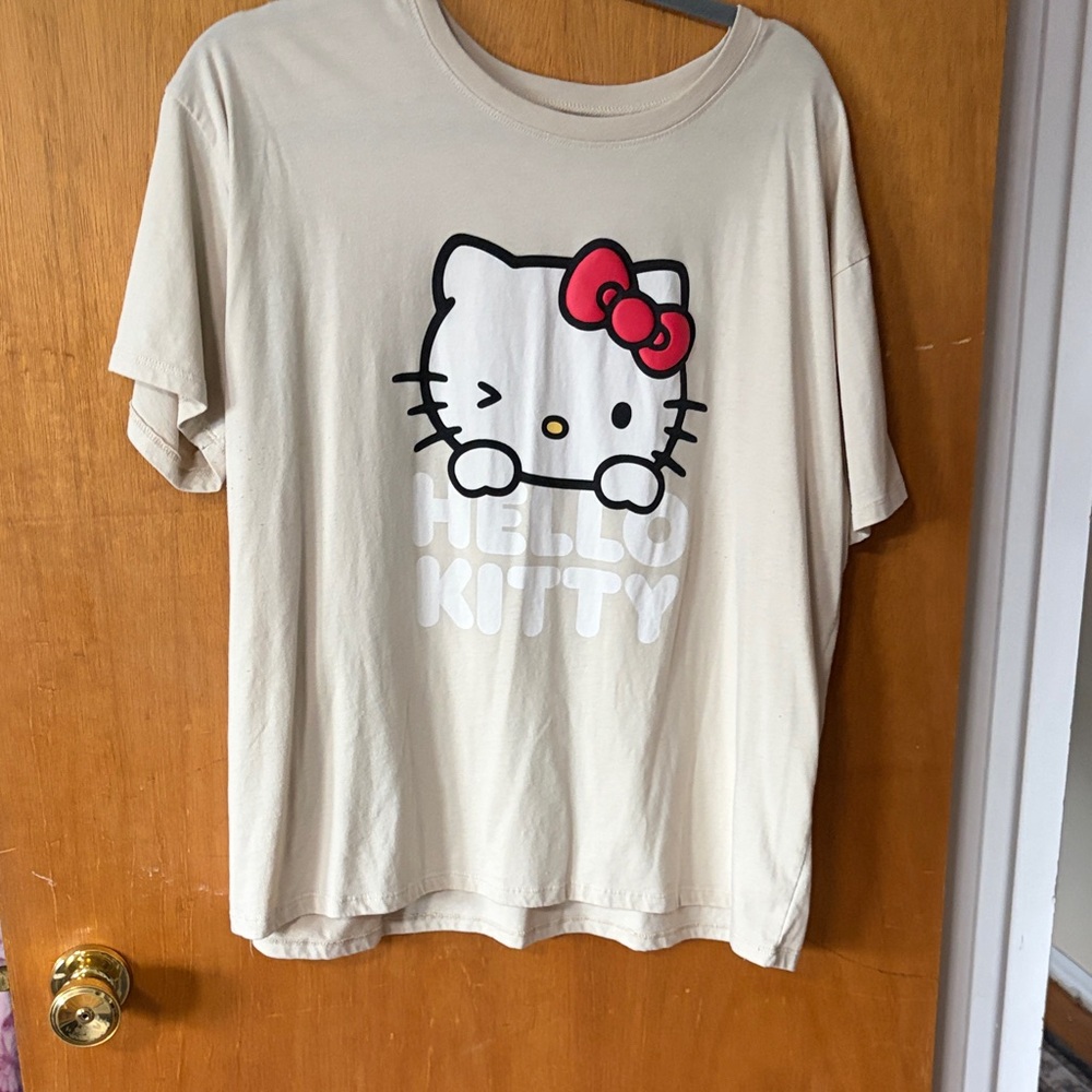 💕3/$25💕Hello Kitty Beige Short Sleeve Tee